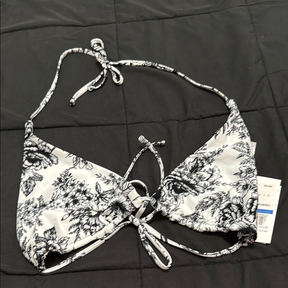 *NEW* SALT + COVE Bikini Top